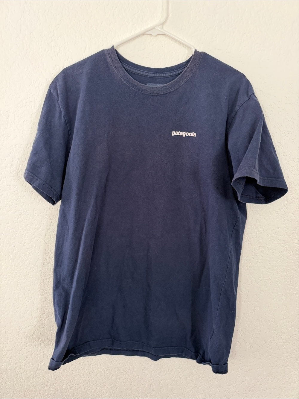 Patagonia Men's Navy Blue Short-Sleeve Logo Tee